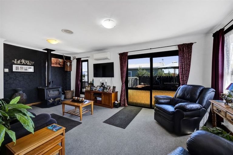 Photo of property in 28 Kingsford Street, Bell Block, New Plymouth, 4312