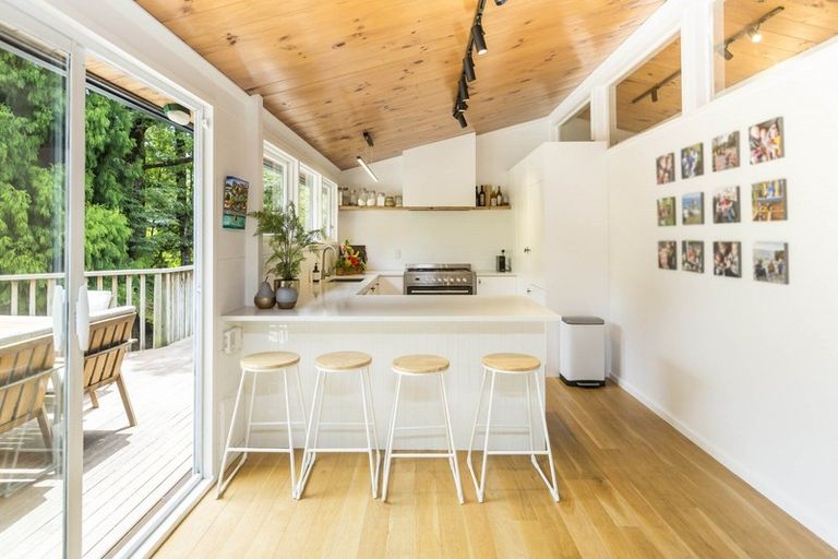 Photo of property in 35 Chatsworth Road, Silverstream, Upper Hutt, 5019