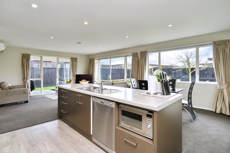 Photo of property in 6 Wisteria Lane, Rangiora, 7400