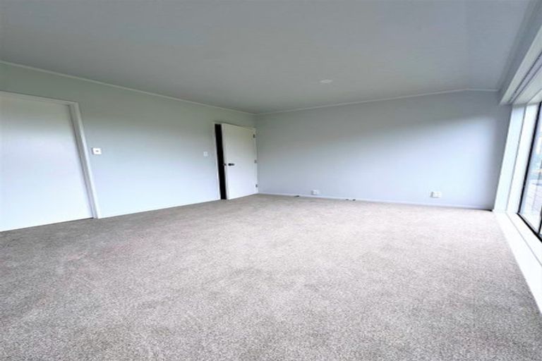 Photo of property in 8 Terrylyn Drive, Hillcrest, Auckland, 0627