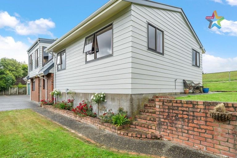 Photo of property in 21 Whitechapel Grove, Stokes Valley, Lower Hutt, 5019
