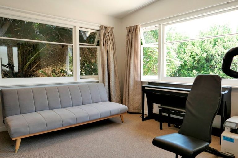 Photo of property in 74 Matai Road, Raumati South, Paraparaumu, 5032