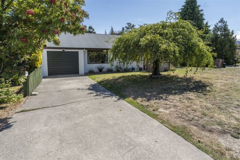 Photo of property in 15b Rata Street, Wanaka, 9305