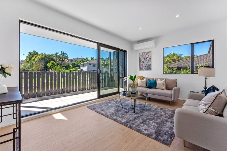 Photo of property in 9 Rosedale Road, Pinehill, Auckland, 0632