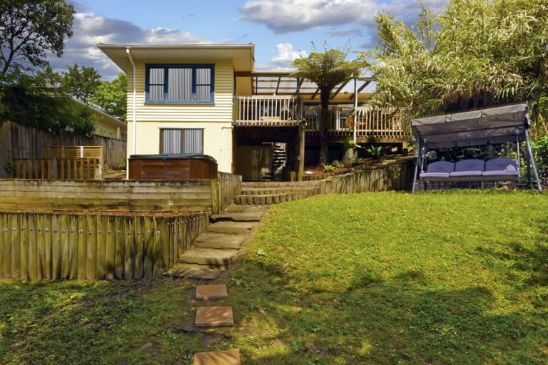 Photo of property in 17 Golf Road, New Lynn, Auckland, 0600