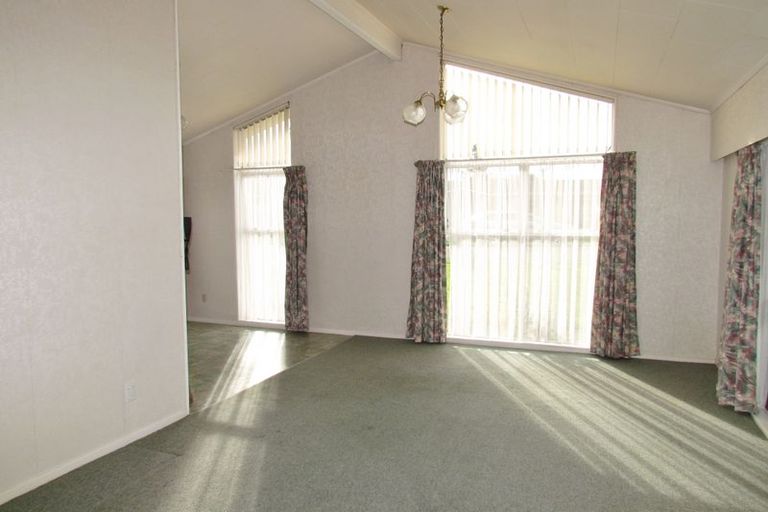 Photo of property in 6 Lowes Place, Solway, Masterton, 5810