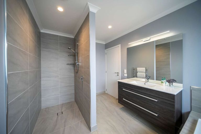 Photo of property in 27 Orbell Crescent, Te Anau, 9679