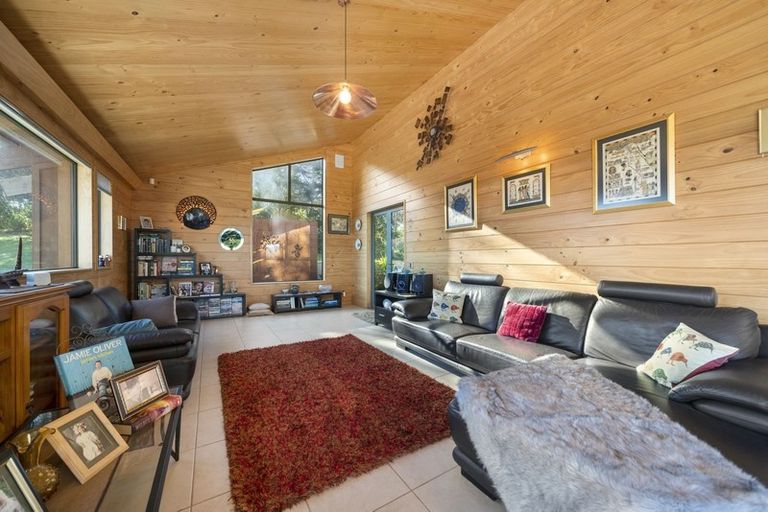 Photo of property in 63 Sunglo Terrace, Otaki, 5512