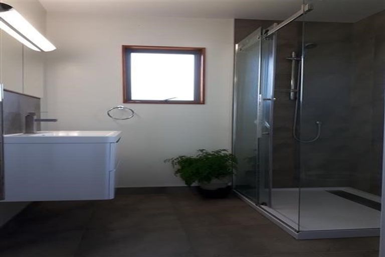 Photo of property in 10 Merewhira Road, Paremoremo, Albany, 0793