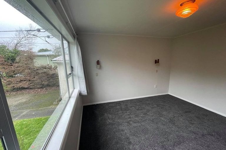 Photo of property in 25 Wood Street, Wainuiomata, Lower Hutt, 5014