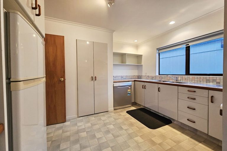 Photo of property in 22 Rangitane Street, Maupuia, Wellington, 6022