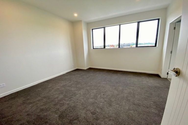 Photo of property in 2a Longshore Drive, Long Bay, Auckland, 0630