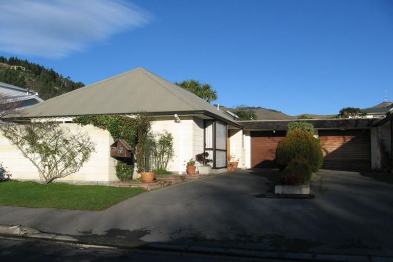 Photo of property in 2/12 Wedgewood Avenue, Cashmere, Christchurch, 8022