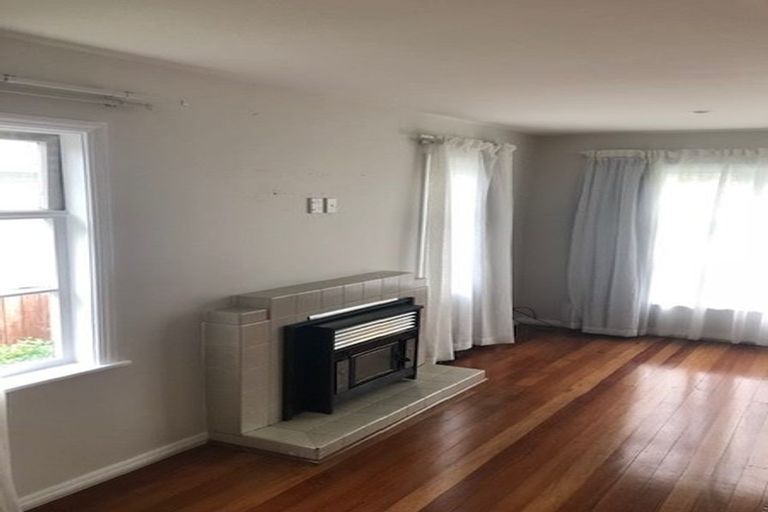 Photo of property in 21 Peel Place, Wainuiomata, Lower Hutt, 5014