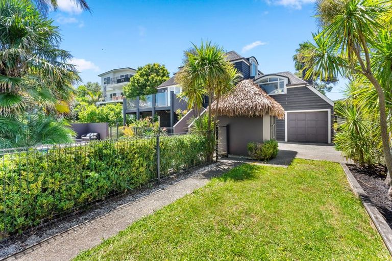 Photo of property in 2/20 Gulf View Road, Murrays Bay, Auckland, 0630
