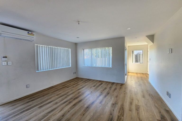 Photo of property in 74a Thompson Terrace, Manurewa, Auckland, 2102