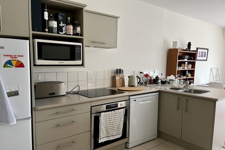 Photo of property in Coromandel Heights, 5/111 Coromandel Street, Newtown, Wellington, 6021