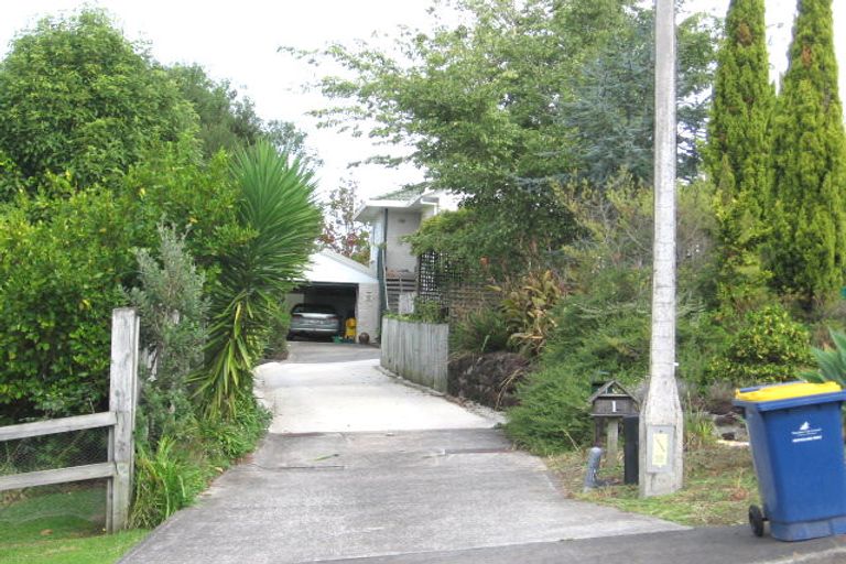 Photo of property in 1 Lesa Annis Place, Henderson, Auckland, 0612