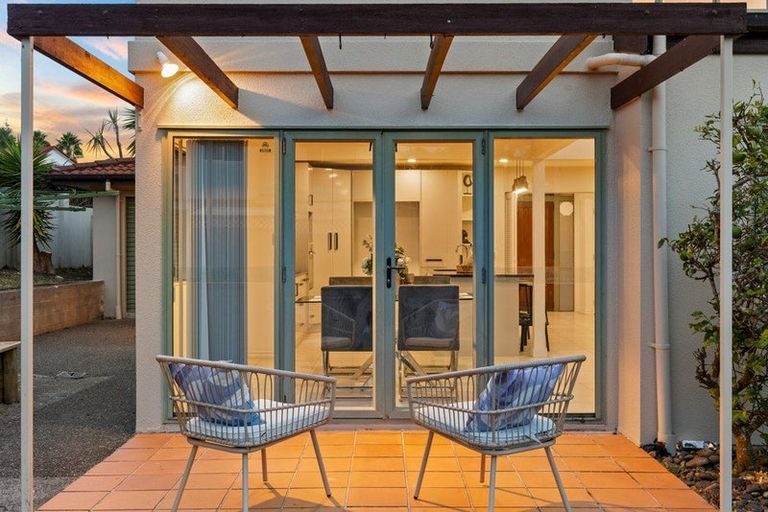 Photo of property in 68 Marina View Drive, West Harbour, Auckland, 0618