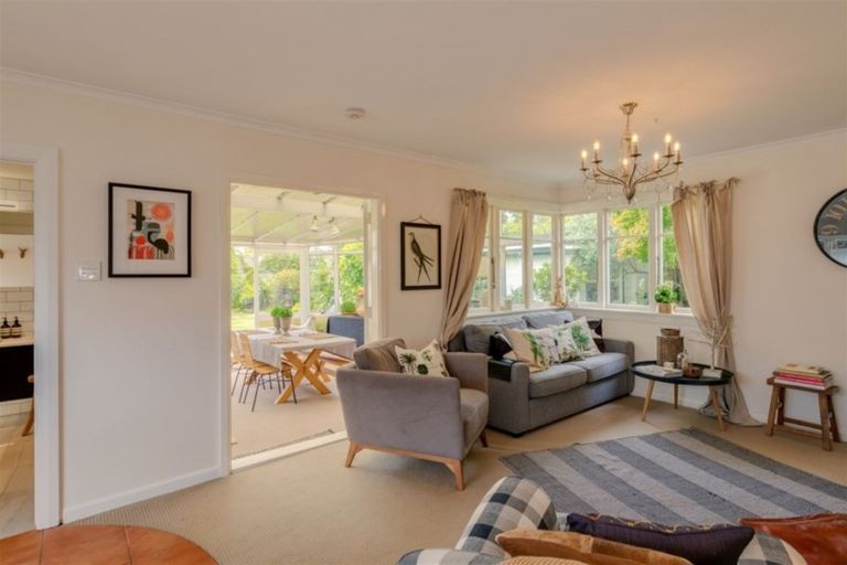 Photo of property in 17 Alpha Avenue, Strowan, Christchurch, 8052