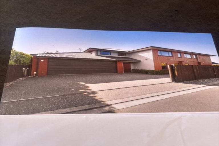 Photo of property in 112a Wairakei Road, Bryndwr, Christchurch, 8052