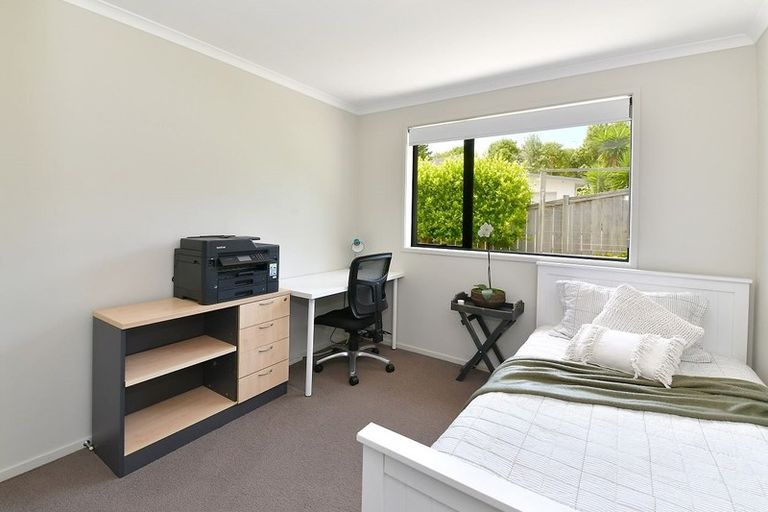 Photo of property in 6 Fendalton Place, Hatfields Beach, Orewa, 0931