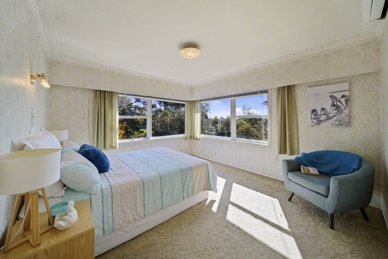 Photo of property in 10 Gerwyn Place, Pakuranga Heights, Auckland, 2010