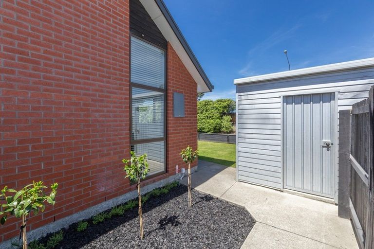 Photo of property in 1/1132 West Coast Road, West Melton, Christchurch, 7676