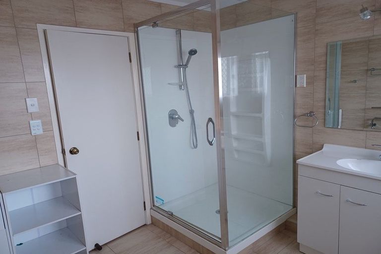 Photo of property in 24 Dianne Louise Drive, Half Moon Bay, Auckland, 2012