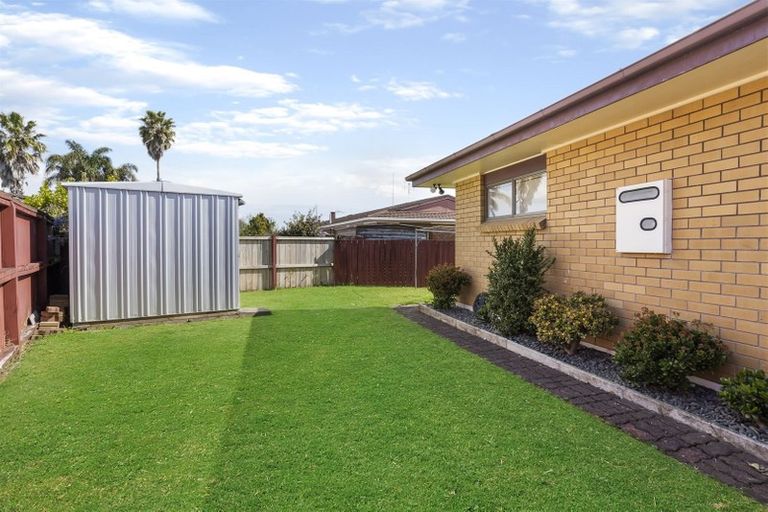 Photo of property in 1/5 Colleen Norma Place, Half Moon Bay, Auckland, 2012
