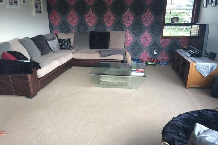 Photo of property in 2/90 Verbena Road, Birkdale, Auckland, 0626