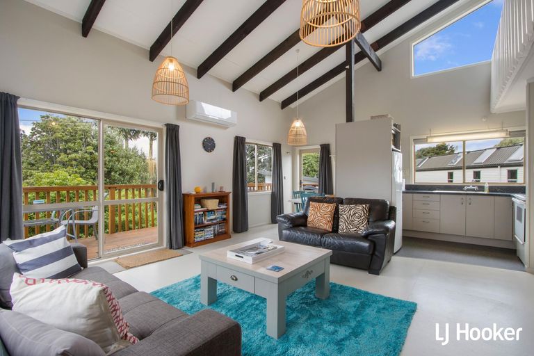 Photo of property in 43 Hillview Road, Waihi Beach, 3611