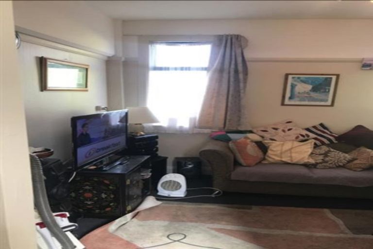 Photo of property in 127 Saint Aubyn Street, New Plymouth, 4310