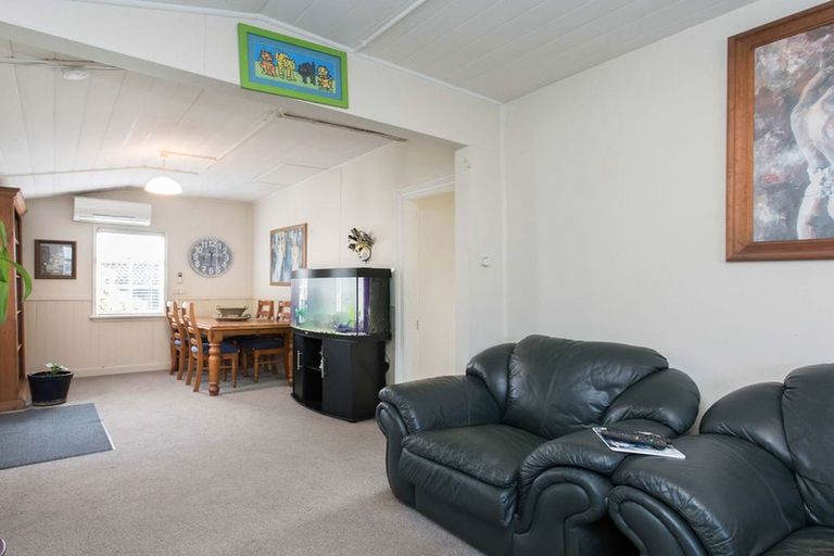 Photo of property in 1/184 Hastings Street, Waltham, Christchurch, 8023