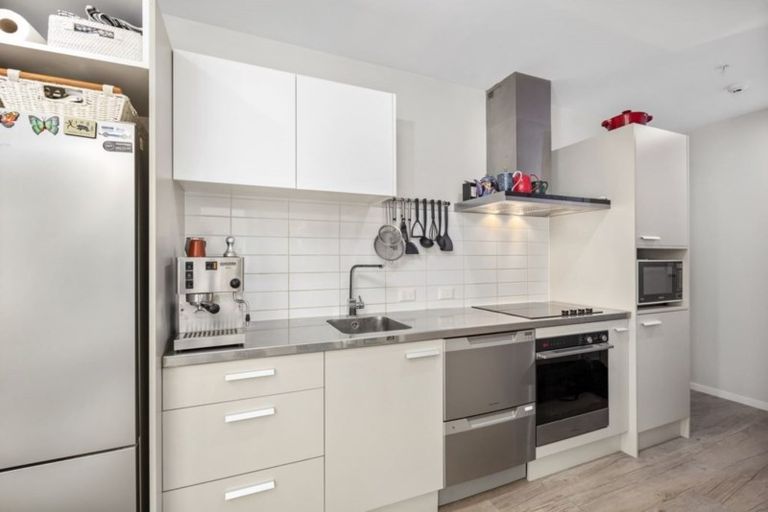 Photo of property in Norfolk Apartments, 307/19 Bute Road, Browns Bay, Auckland, 0630