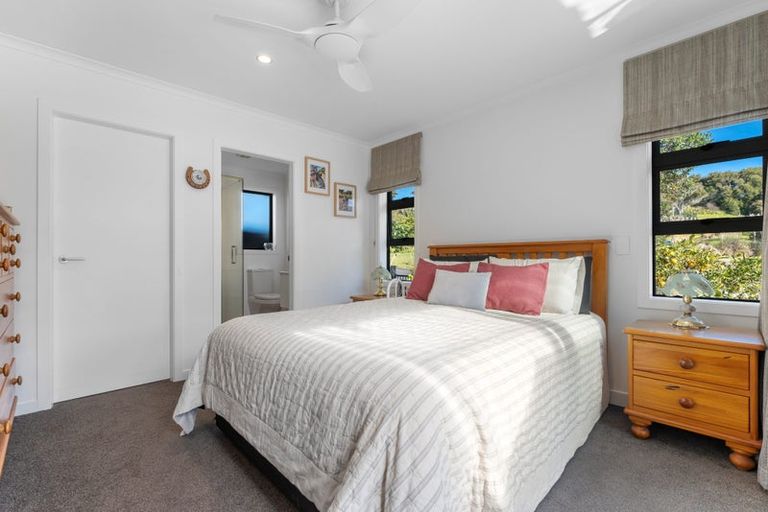 Photo of property in 52 Arabella Lane, Snells Beach, 0920