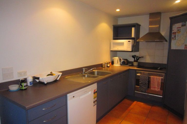 Photo of property in 4b/5 Kent Terrace, Mount Victoria, Wellington, 6011