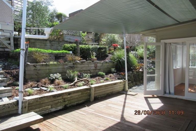 Photo of property in 5 Montana Avenue, Murrays Bay, Auckland, 0630