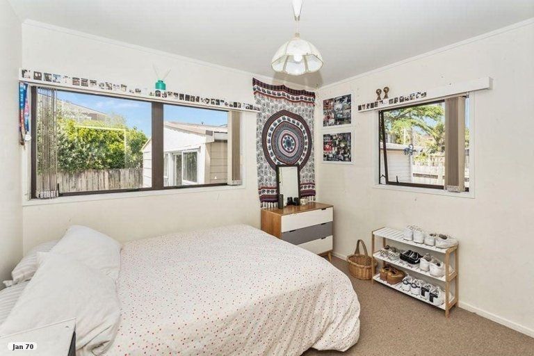 Photo of property in 106 Te Atatu Road, Te Atatu South, Auckland, 0610