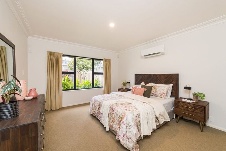 Photo of property in 15 Phoenix Avenue, Hokowhitu, Palmerston North, 4410