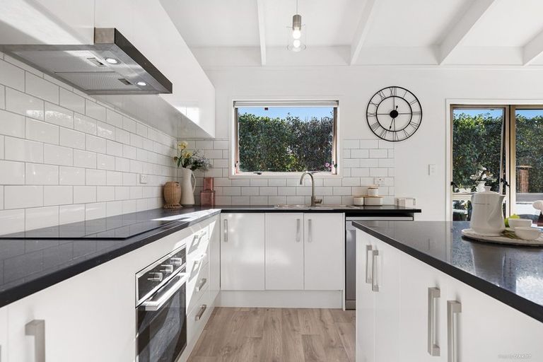 Photo of property in 7/35 Swanson Road, Henderson, Auckland, 0610