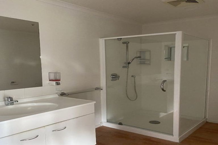 Photo of property in Santa Rosa, 2/340 Gulf Harbour Drive, Gulf Harbour, Whangaparaoa, 0930