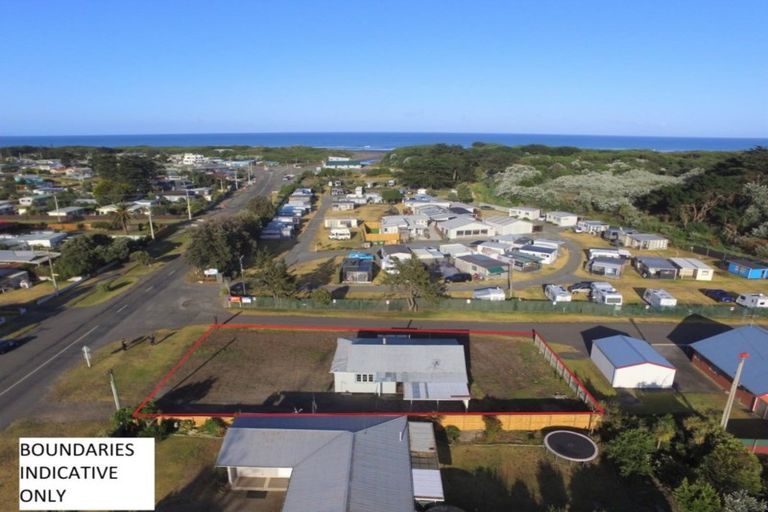 Photo of property in 34 Koputara Road, Himatangi Beach, Foxton, 4891