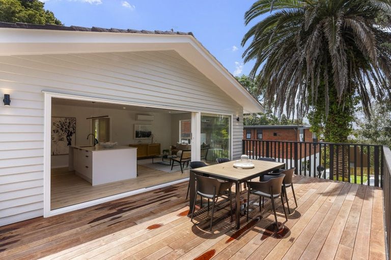 Photo of property in 1/14 Surville Place, Mairangi Bay, Auckland, 0630