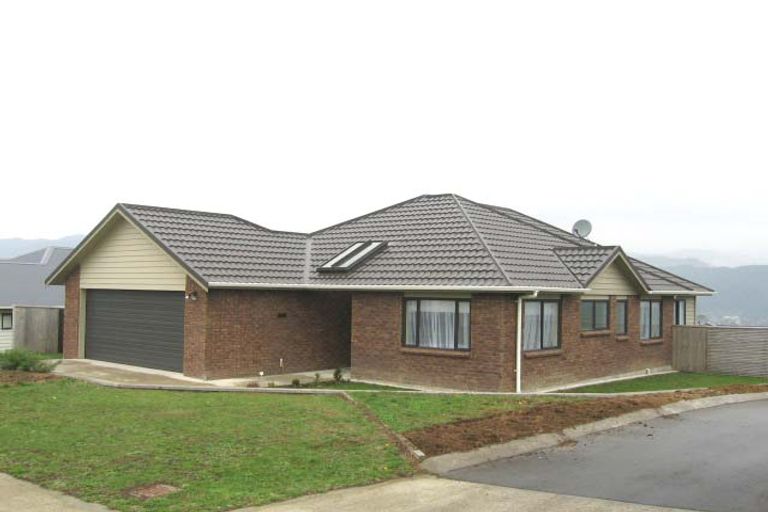Photo of property in 27 James Nairn Grove, Riverstone Terraces, Upper Hutt, 5018