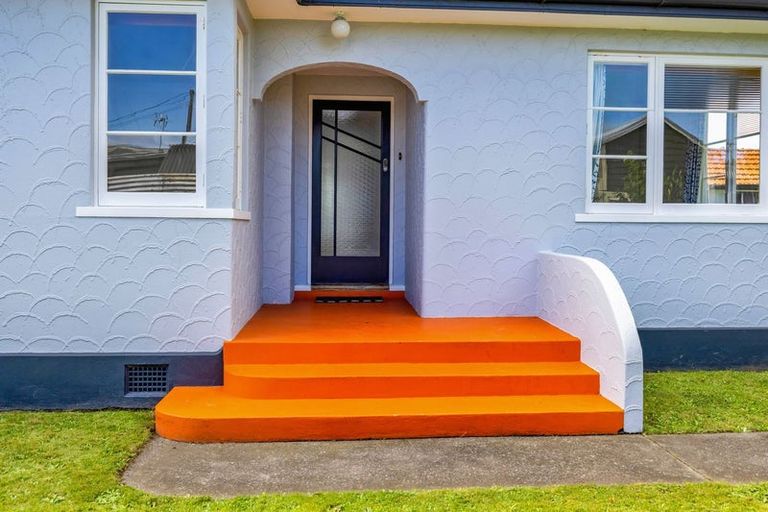 Photo of property in 230 South Road, Hawera, 4610