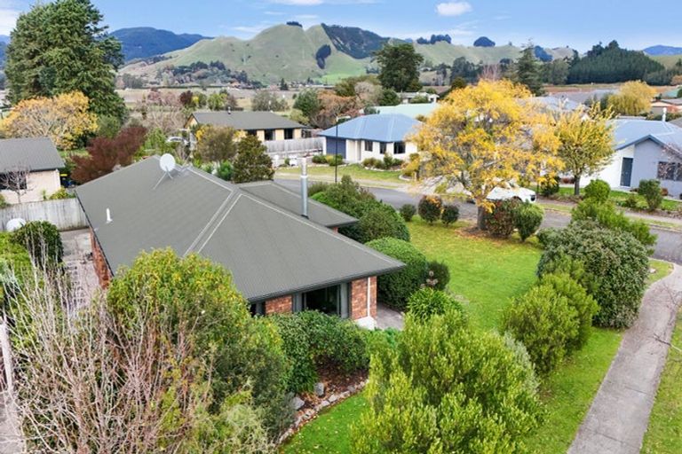 Photo of property in 1 Longfields Road, Brightwater, 7022