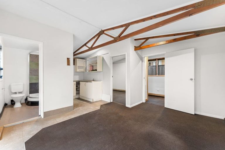 Photo of property in 188 Waimumu Road, Massey, Auckland, 0614