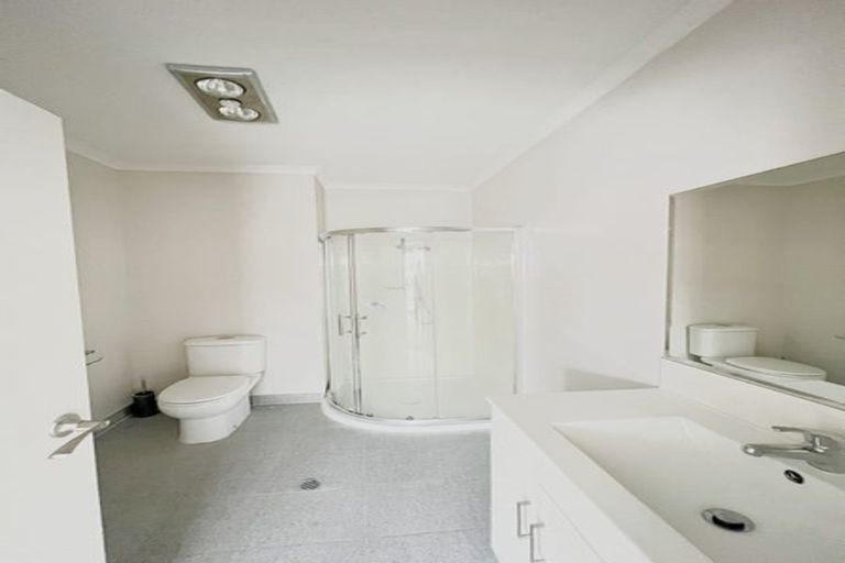 Photo of property in 22a/132 Stancombe Road, Flat Bush, Auckland, 2016