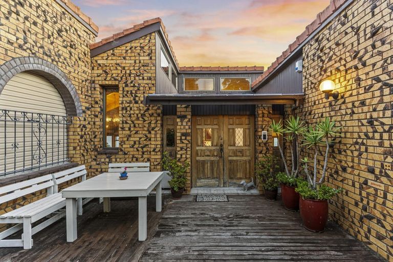 Photo of property in 16 Brigantine Drive, Beach Haven, Auckland, 0626